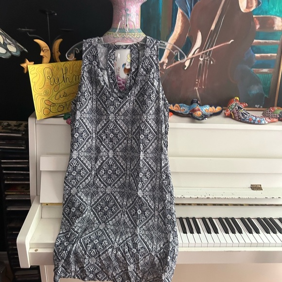 Denver Hayes Boue and White Geometric Backless Dress Small - Picture 9 of 13